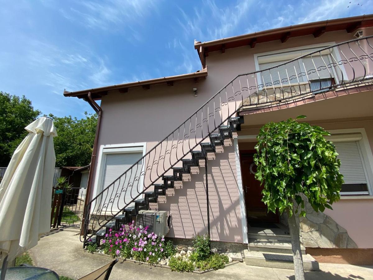 Do-Ti Apartmanhaz בלטונללה מראה חיצוני תמונה