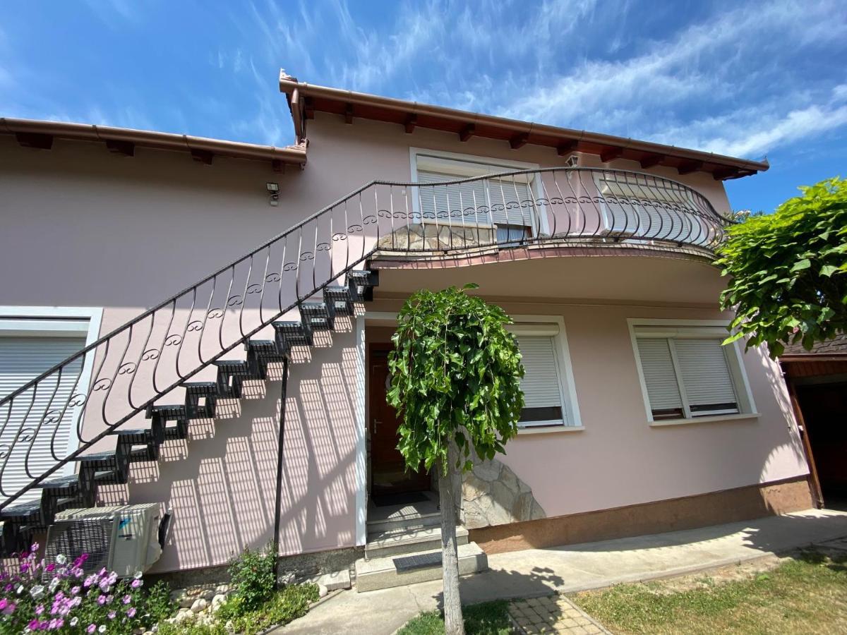 Do-Ti Apartmanhaz בלטונללה מראה חיצוני תמונה