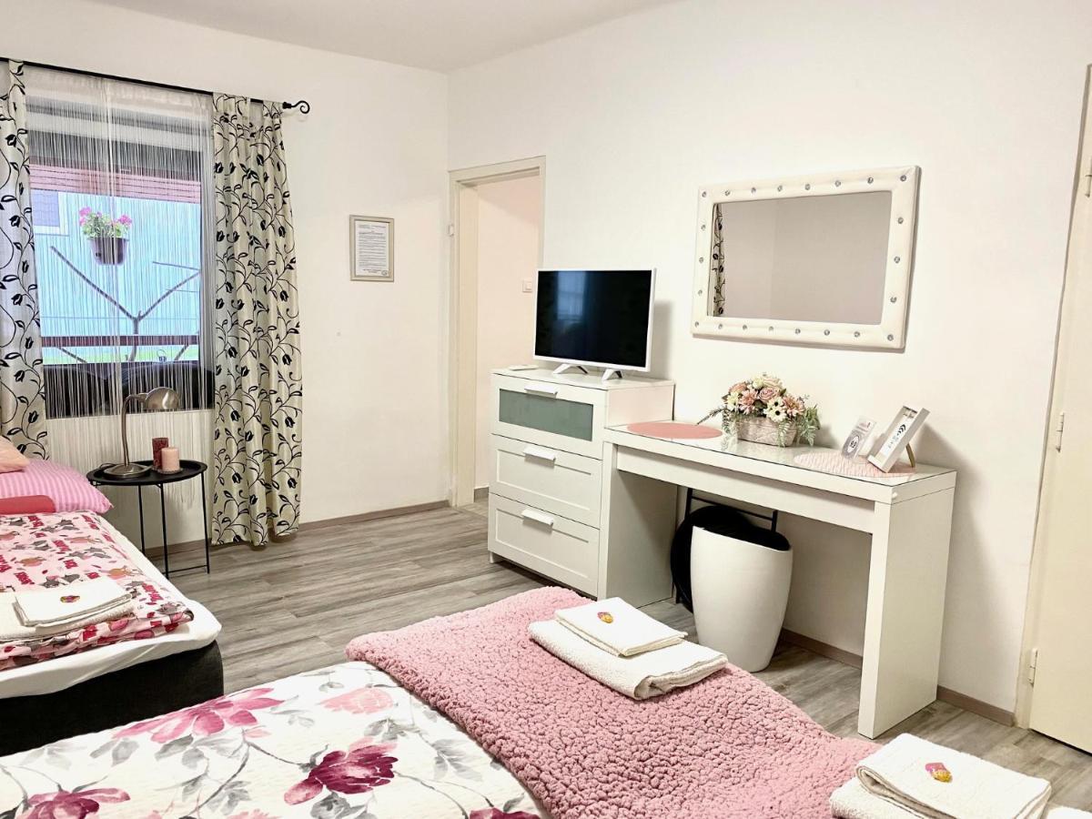 Do-Ti Apartmanhaz בלטונללה מראה חיצוני תמונה