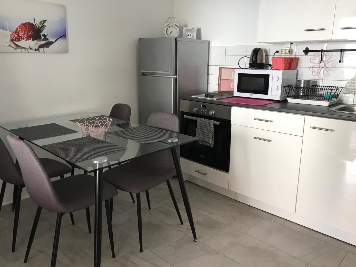 Do-Ti Apartmanhaz בלטונללה מראה חיצוני תמונה