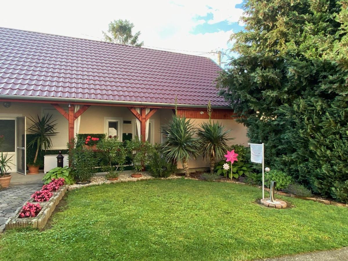 Do-Ti Apartmanhaz בלטונללה מראה חיצוני תמונה