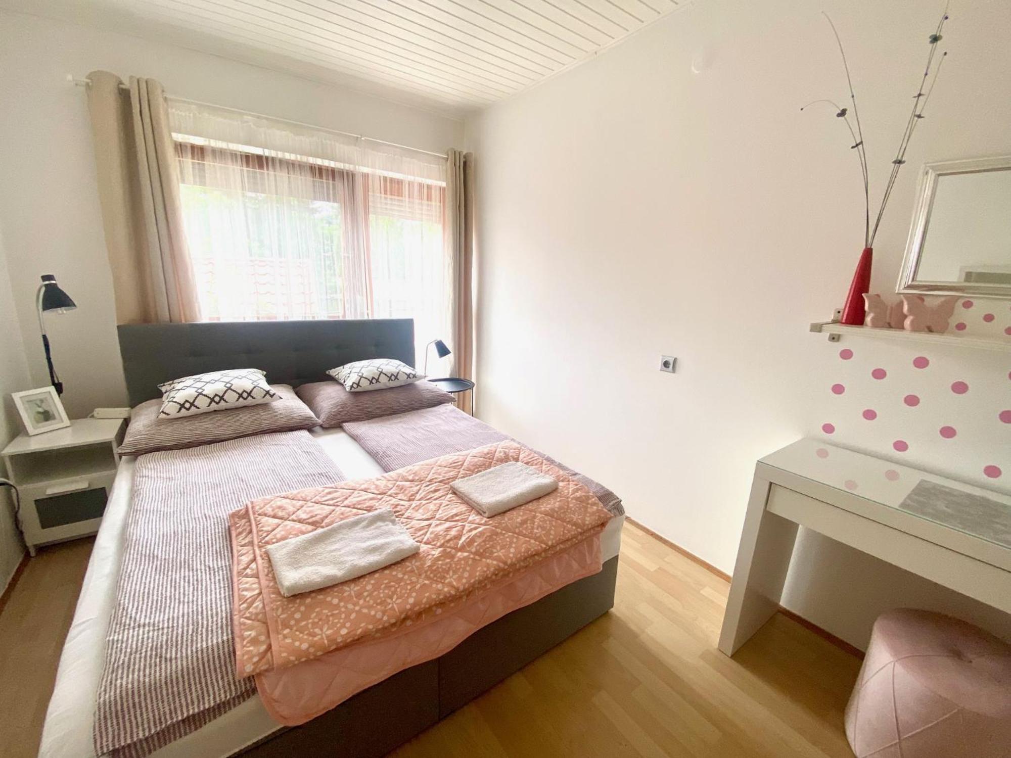 Do-Ti Apartmanhaz בלטונללה מראה חיצוני תמונה